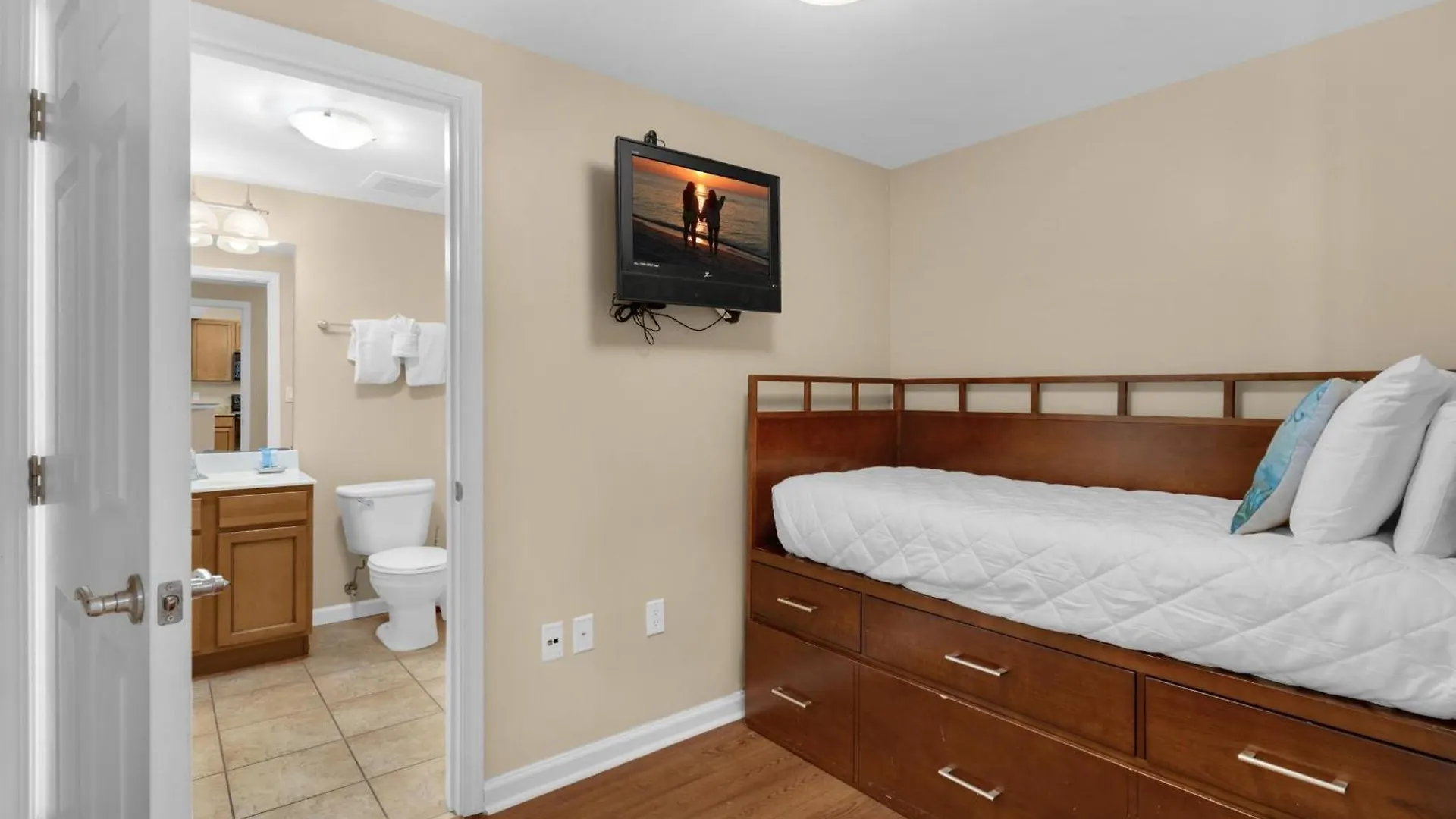 Palms Resort #1814 Jr. 2Br Destin Apartment